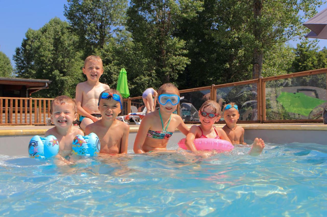 Camping Domaine Du Lac Chambon Murol Dış mekan fotoğraf