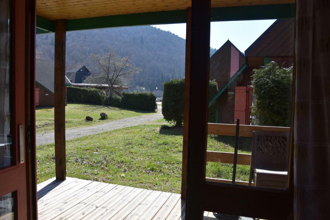 Camping Domaine Du Lac Chambon Murol Dış mekan fotoğraf